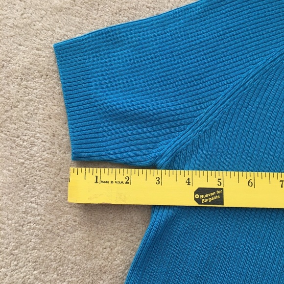 ⭐️ Blue Short Sleeve Turtleneck Wool Sweater - Picture 5 of 6